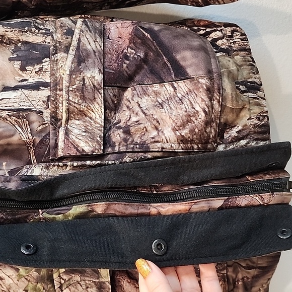 Cabela's Herters Women's Mossy Oak Camo Jacket - Picture 4 of 13